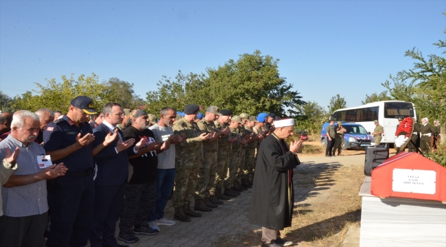 Kıbrıs gazisi Seven Kahramanmaraş'ta son yolculuğuna uğurlandı