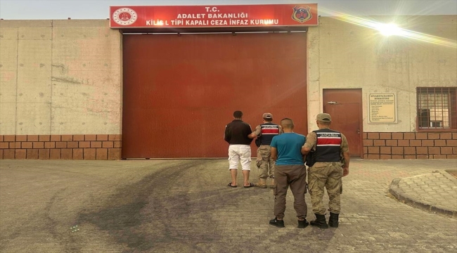 Kilis'te hırsızlık yaptıkları iddiasıyla 2 zanlı tutuklandı