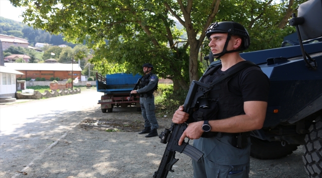 Kosova polisi ile KFOR, ülkenin kuzeyinde güvenliği sağlıyor