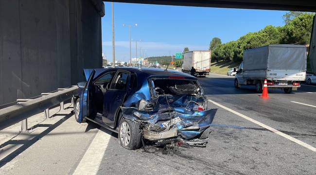 Pendik'te zincirleme kazada 2 kişi yaralandı