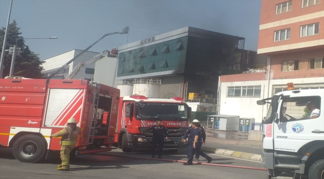 Tuzla'da fabrikada çıkan yangın söndürüldü