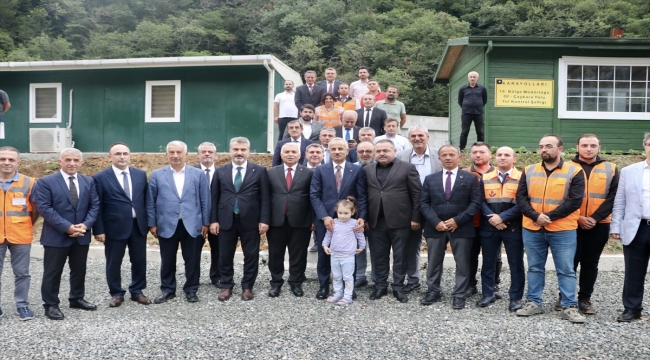 Ulaştırma ve Altyapı Bakanı Uraloğlu, Trabzon'da ziyaretlerde bulundu