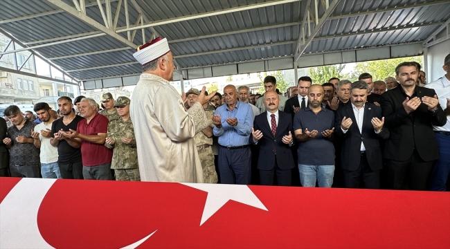 Uzman Çavuş Özbek Adıyaman'da son yolculuğuna uğurlandı