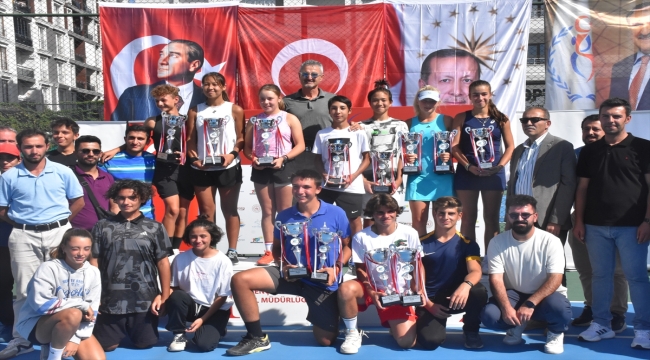 Van'da düzenlenen "Akdamar Cup Uluslararası Tenis Turnuvası" tamamlandı