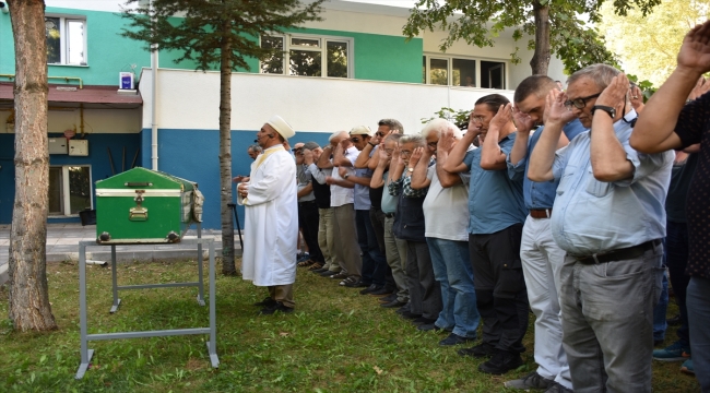 Yönetmen Abdülkadir Ceylan Ede, Eskişehir'de son yolculuğuna uğurlandı