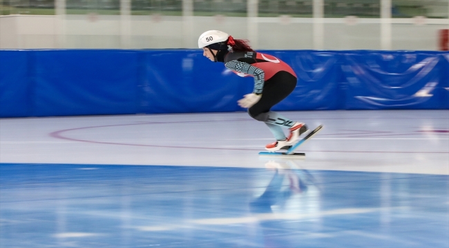 14 yaşındaki başarılı sürat pateni sporcusu Derya Karadağ, olimpiyatları hedefliyor