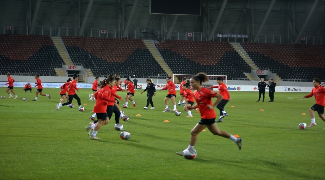 A Milli Kadın Futbol Takımı, Lüksemburg maçı hazırlıklarını tamamladı