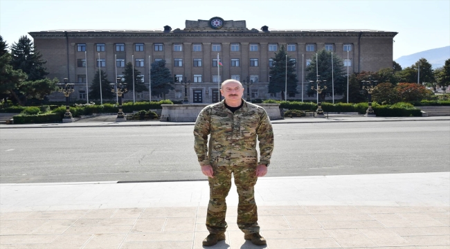 Azerbaycan Cumhurbaşkanı Aliyev, Hankendi ve Hocalı'da Azerbaycan bayrağını göndere çekti