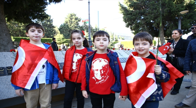 Bakü Türk Şehitliği'nde Türkiye Cumhuriyeti'nin 100. yılı dolayısıyla tören düzenlendi