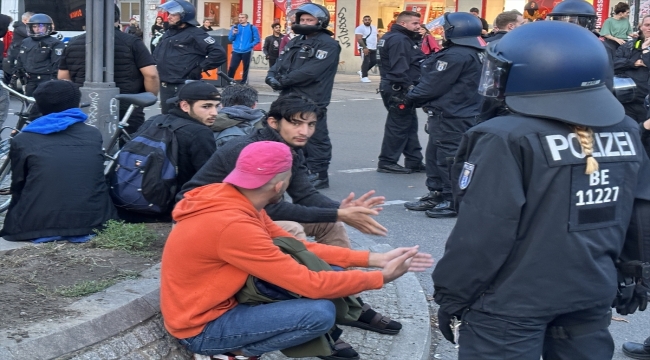 Berlin'de Filistin'e destek gösterisi yapmak isteyenlere polis izin vermedi