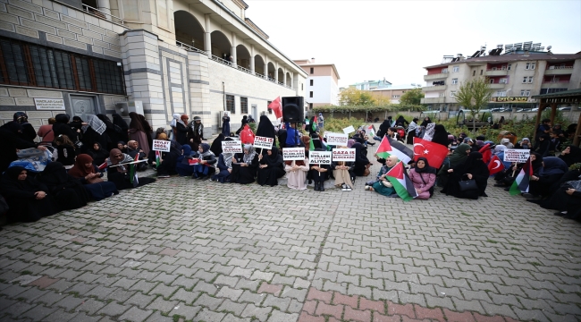 Bingöllü kadınlar Filistin'e destek için oturma eylemi gerçekleştirdi