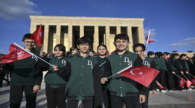 Darüşşafaka Cemiyeti'nden Anıtkabir'e ziyaret 