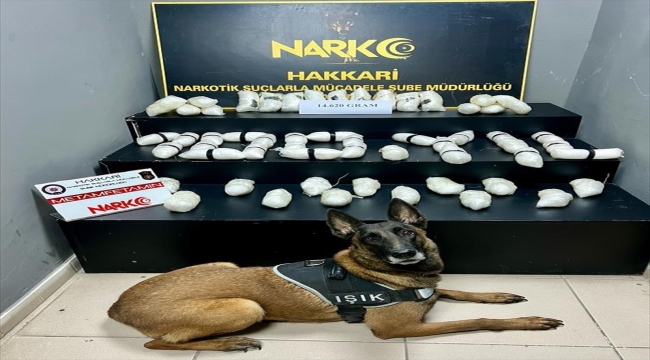 Hakkari'de yabancı plakalı araçta 14 kilo 620 gram sentetik uyuşturucu ele geçirildi 