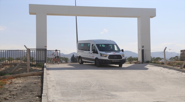 Hatay'da depremde yakınlarını yitirenlerin yargıya erişimi mobil araçla kolaylaşıyor