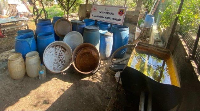 Hatay'da sahte içki operasyonunda 2 şüpheli yakalandı