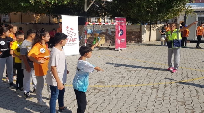 "Hentbol İyileştirir Projesi" Hatay'da devam etti