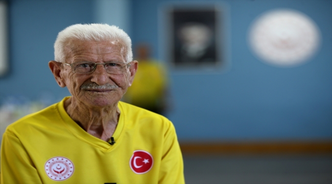 Huzurevi sakinleri sanat ve sporla iç içe vakit geçiriyor 