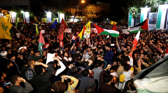 İran'da, İsrail'in Gazze'deki hastaneye saldırısı protesto edildi