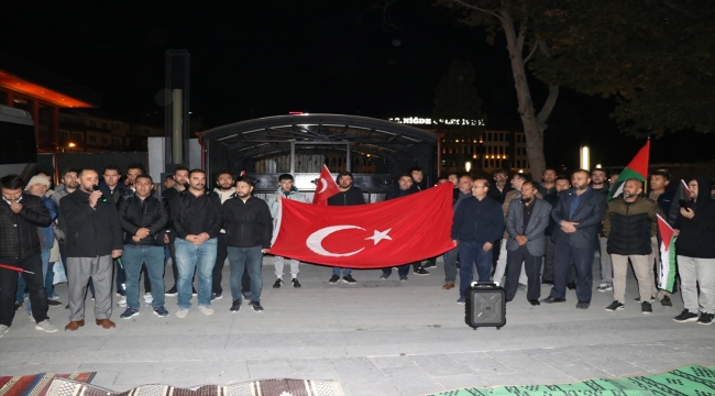 İsrail'in Gazze'deki hastaneye saldırısı Sivas ve Niğde'de protesto edildi