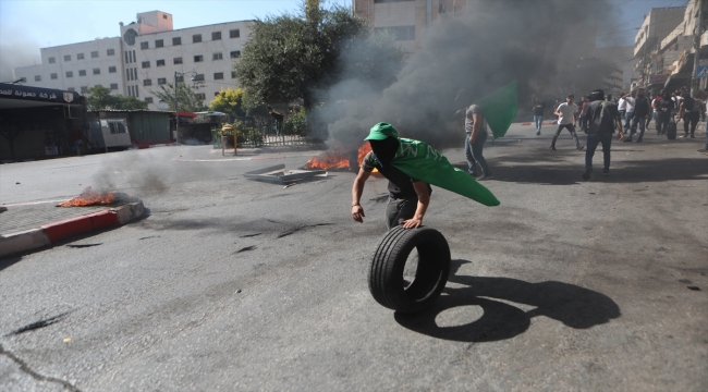 İsrail'in Gazze'ye saldırıları Batı Şeria'da protesto edildi