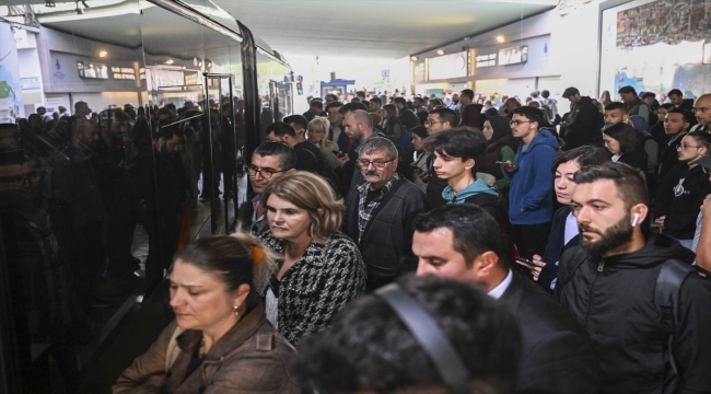 İstanbul'da haftanın ilk günü trafik yoğunluğu yaşanıyor