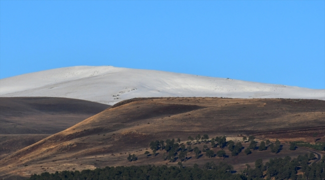 Kars ve Ağrı kent merkezinde soğuk hava, yükseklerinde ise kar etkili oldu