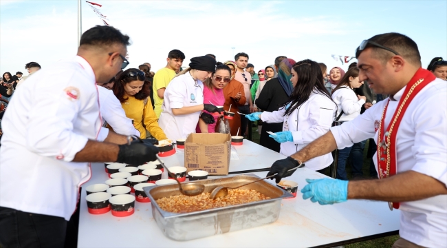 Kayseri'de "Gastronomi Günleri"nde 1 ton mantı ikram edildi 