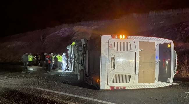 Kayseri'de otobüs devrilmesi sonucu 38 kişi yaralandı