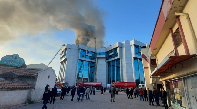 Konya Karatay Belediyesi binasında yangın çıktı