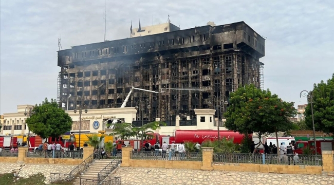 Mısır'da İsmailiye Emniyet Müdürlüğünde çıkan yangında 38 kişi yaralandı