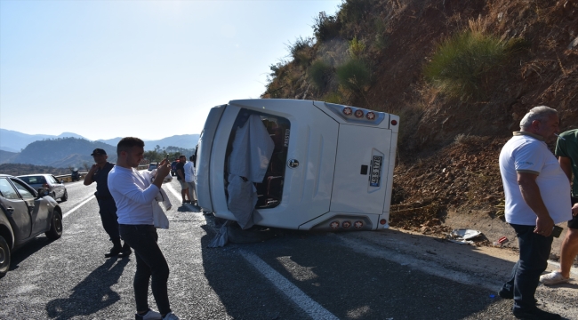 Muğla'da iki aracın çarpıştığı kazada 5 kişi yaralandı