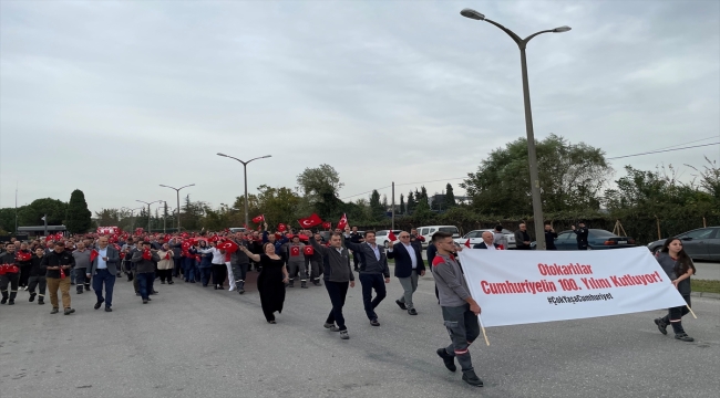 Otokar çalışanlarından "Cumhuriyet'in 100. yılı" yürüyüşü