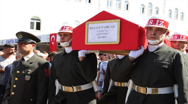 Şehit Piyade Uzman Çavuş Recep Parlak, Adıyaman'da son yolculuğuna uğurlandı