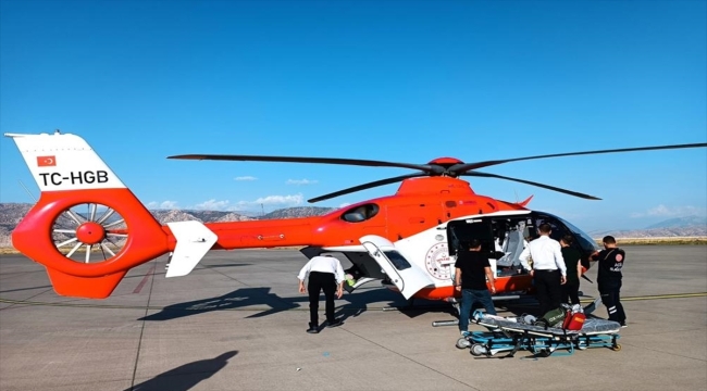 Şırnak'ta ambulans helikopter yüksekten düşen hasta için havalandı