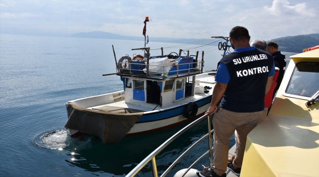 Yasa dışı su ürünleri avcılığına yönelik 5 günde yaklaşık 10 bin denetim yapıldı