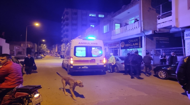 Adana'da kamyonet kasası kapağının çarptığı kişi yaralandı