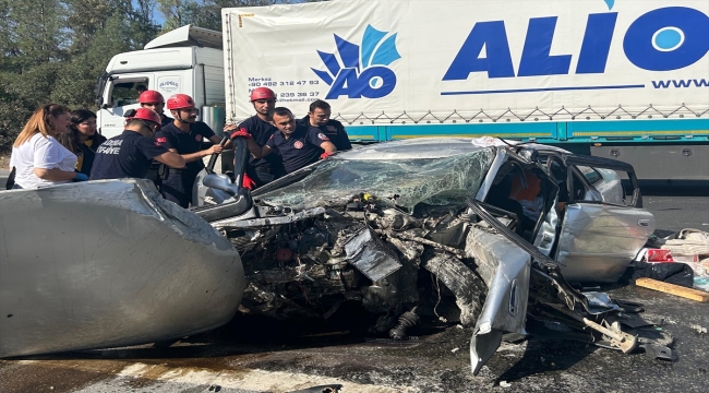 Adana'da trafik kazasında anne öldü, oğlu yaralandı