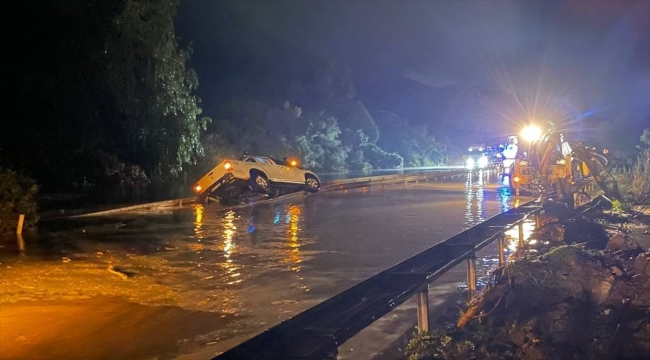 Aydın'da sağanak yaşamı olumsuz etkiledi