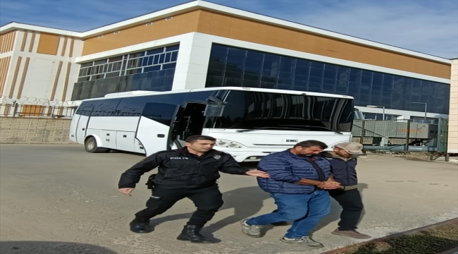 Bingöl merkezli terör örgütü PKK/KCK operasyonunda yakalanan 5 şüpheli tutuklandı