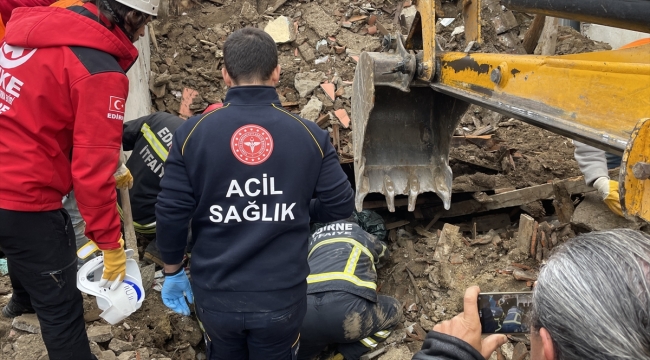 Edirne'de metruk müstakil binanın çökmesi sonucu enkaz altında kalan 2 kişi yaralandı