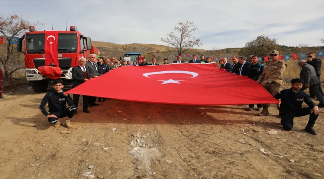 Erzincan'da 80 ilden getirilen fidan ve toprakla Cumhuriyet Ormanı oluşturuldu