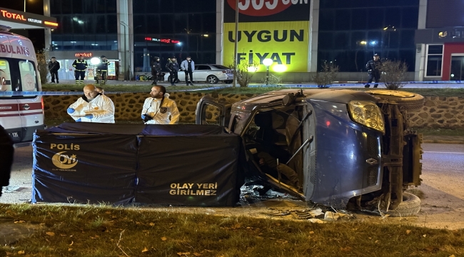 Erzurum'da devrilen hafif ticari araçtaki 1 kişi öldü, 7 kişi yaralandı