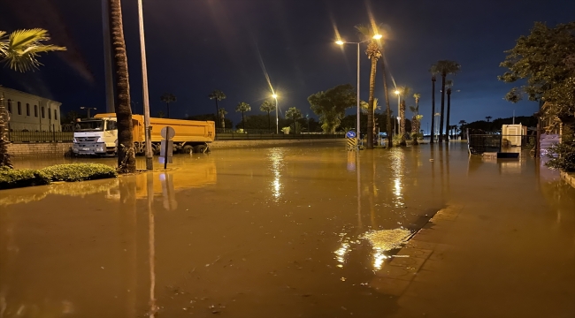 İskenderun'da olumsuz hava koşulları nedeniyle eğitime 1 gün ara verildi