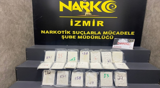 İzmir'de durdurulan araçta 10 kilo 620 gram kokain ele geçirildi