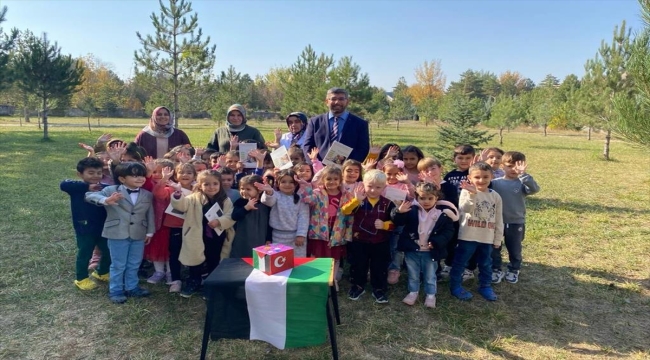 Kahramanmaraş'ta afetzede minik Kur'an kursu öğrencilerinden Filistin'e destek