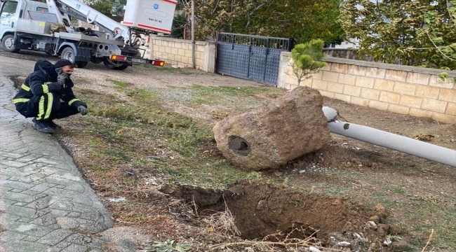 Konya'da şiddetli rüzgar ve yağış hayatı olumsuz etkiledi