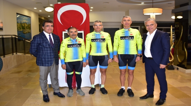 Nirvana Gran Fondo Dünya Serisi'nde yarışacak Antalyalı sporcular tanıtıldı