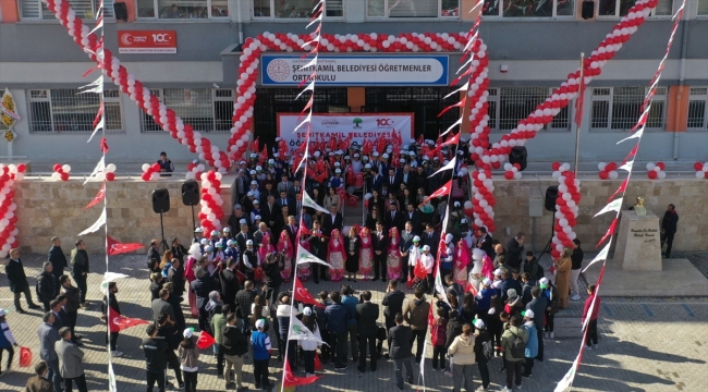 Öğretmenlerin desteğiyle yapılan okul Öğretmenler Günü'nde açıldı