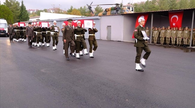 Pençe-Kilit Operasyonu bölgesinde şehit olan 3 asker için Şırnak'ta tören yapıldı