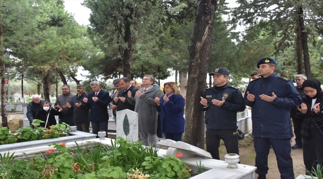 Şehit öğretmen Neşe Alten ve babası mezarları başında anıldı